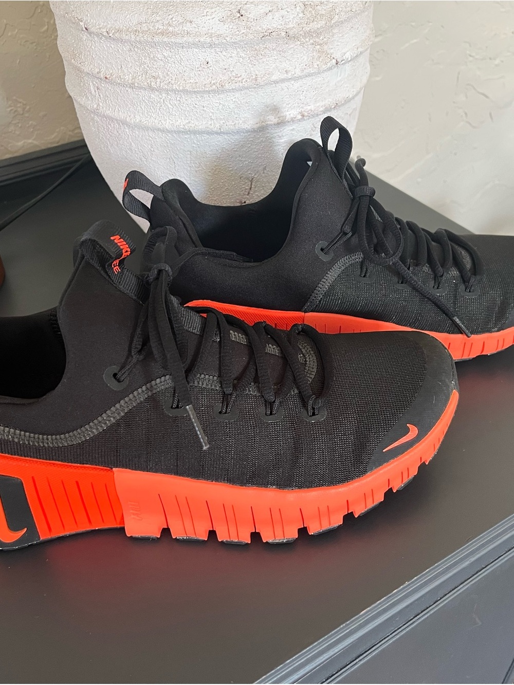 Nike Men's Black & Orange Flexible Run Sneakers